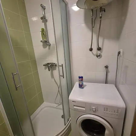 Apartamento 4 *